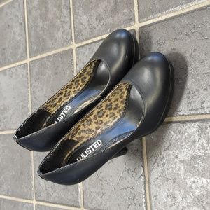 Woman's size 7 black heels